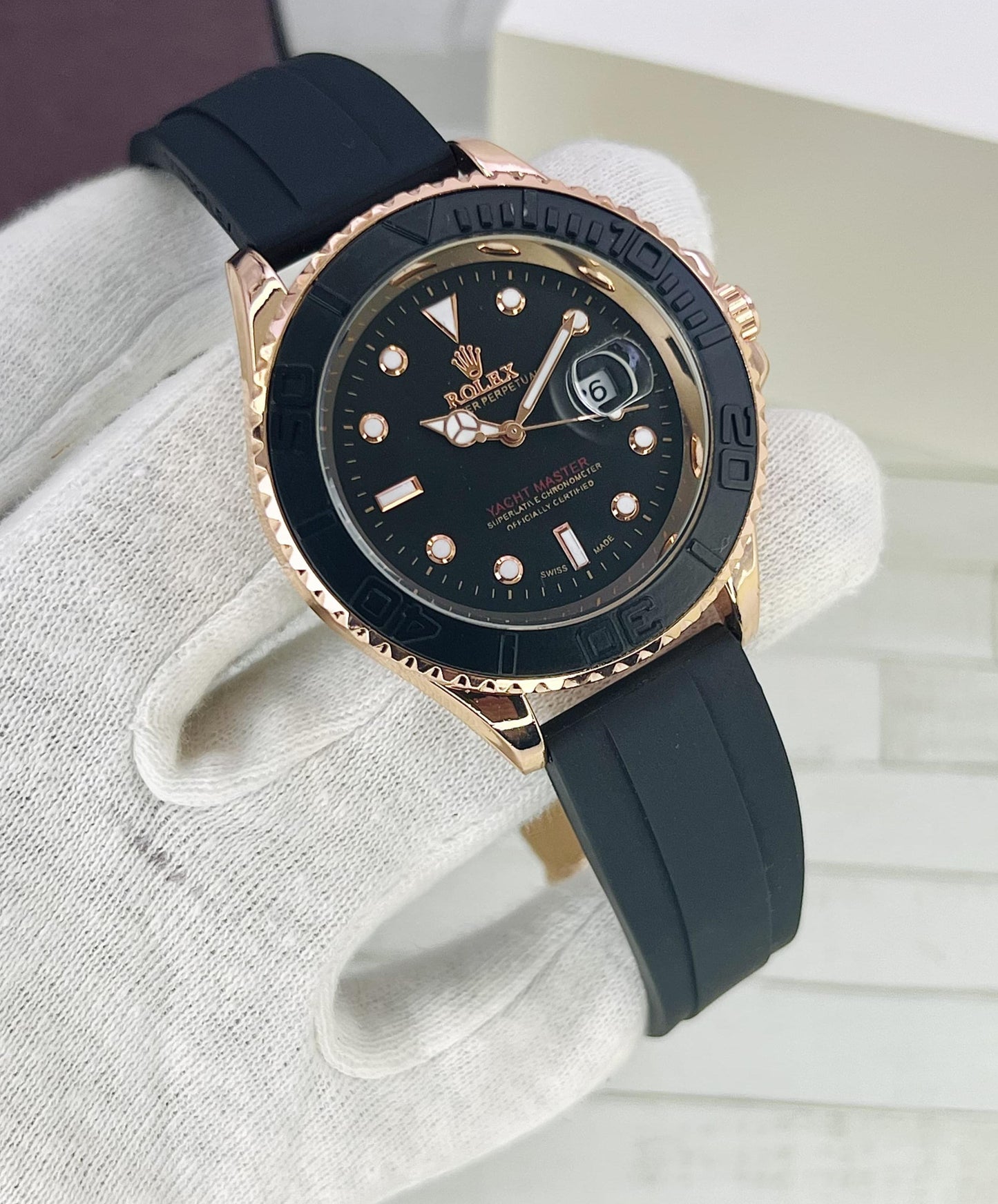 Yacht Master
ROLEX men's watch
DATE JUST
Rubber strap